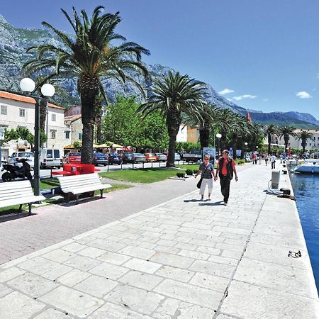Awesome Apartment In Makarska With Kitchen Exterior foto